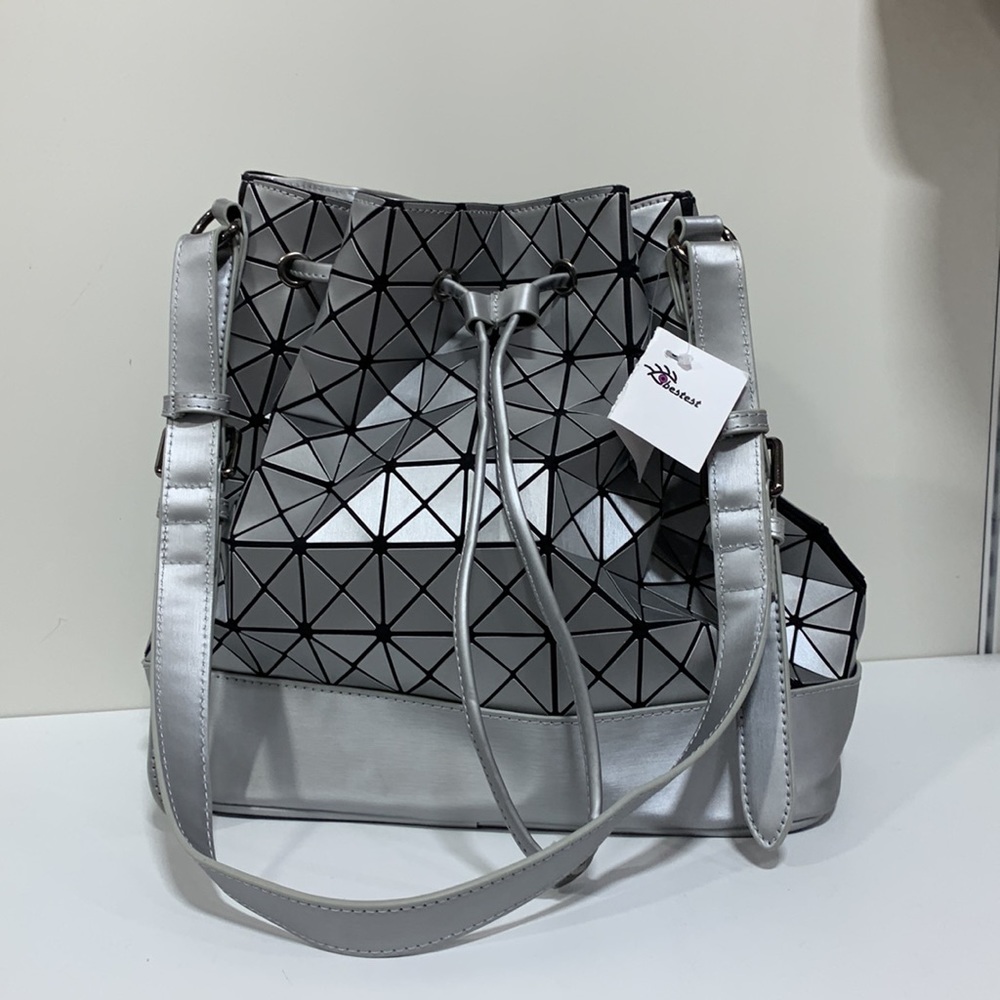 Funky Bucket Bag - Picture 6 of 12